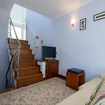 B99 - Barreira Alley Townhouse In Lagos