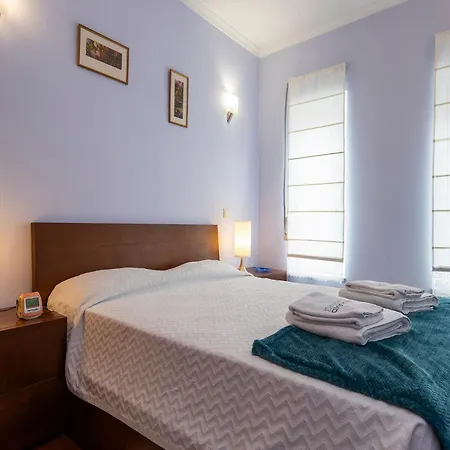 B99 - Barreira Alley Townhouse In *