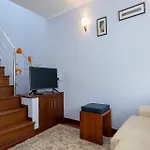 B99 - Barreira Alley Townhouse In Lagos
