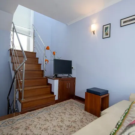 B99 - Barreira Alley Townhouse In Λάγος