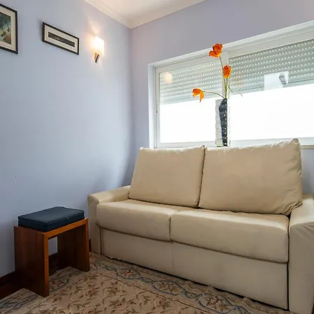 B99 - Barreira Alley Townhouse In *