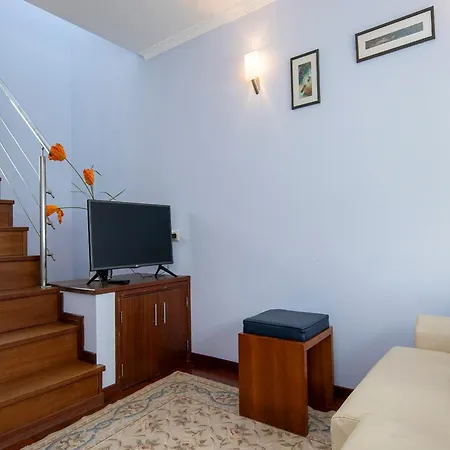 B99 - Barreira Alley Townhouse In Λάγος