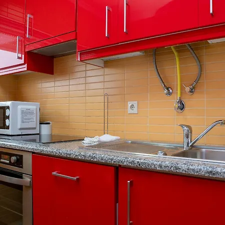 B99 - Barreira Alley Townhouse In * Lagos